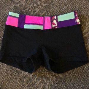 Ivivva Bottoms - Reversible quilt spandex Ivivva Bottoms - Reversible quilt spandex